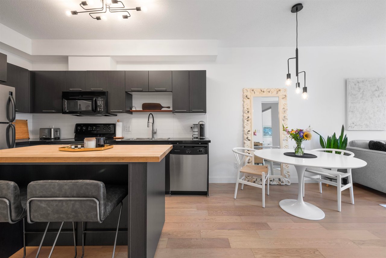 312-205 E 10th Ave