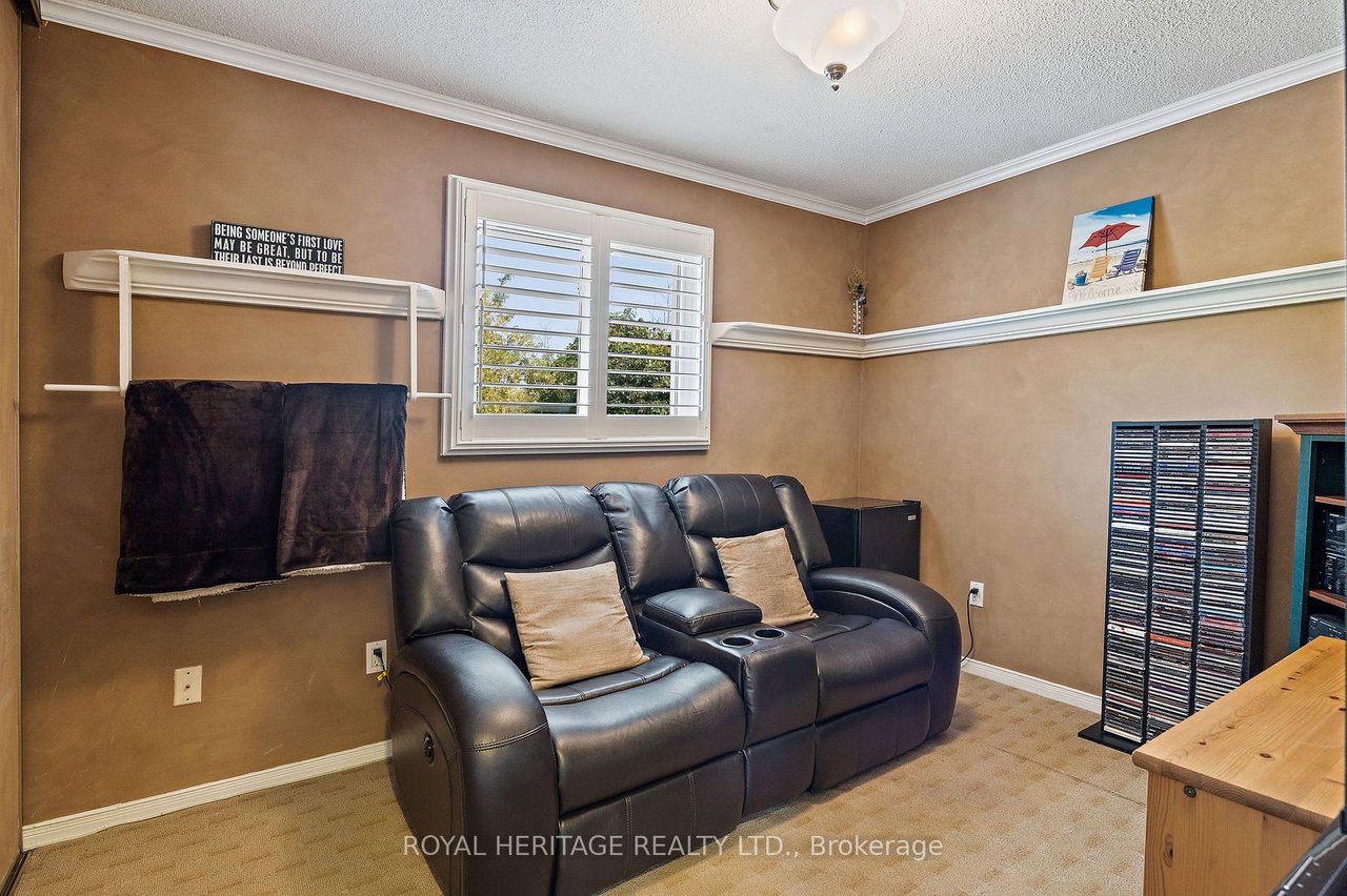 33 Harman Dr N