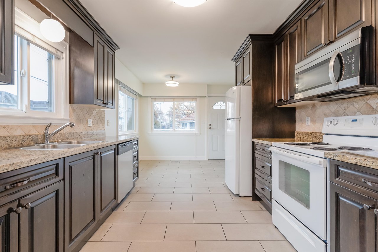 2019 E 45th Ave