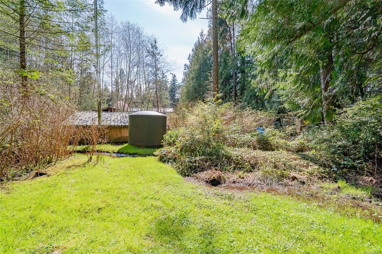 447 Berg Rd