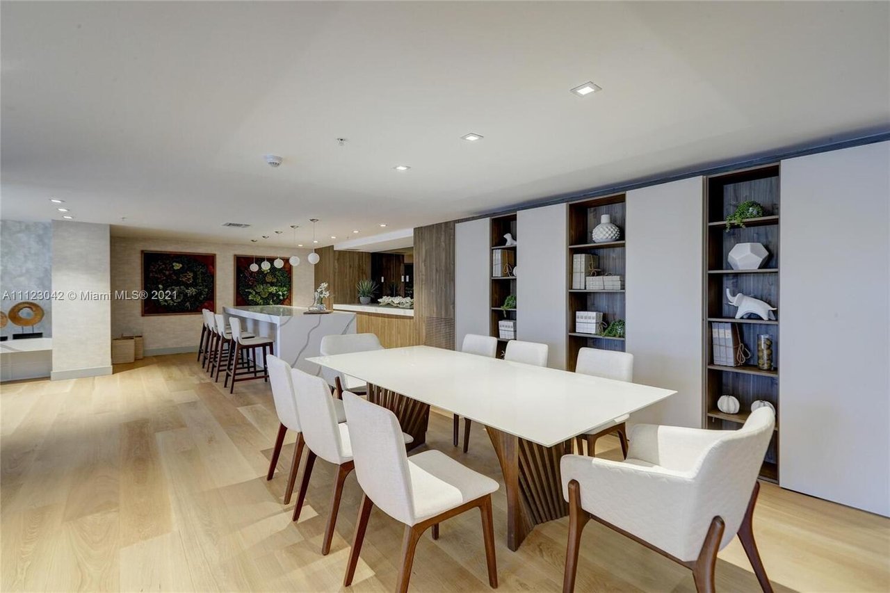 9521 E Bay Harbor Dr, #LP801