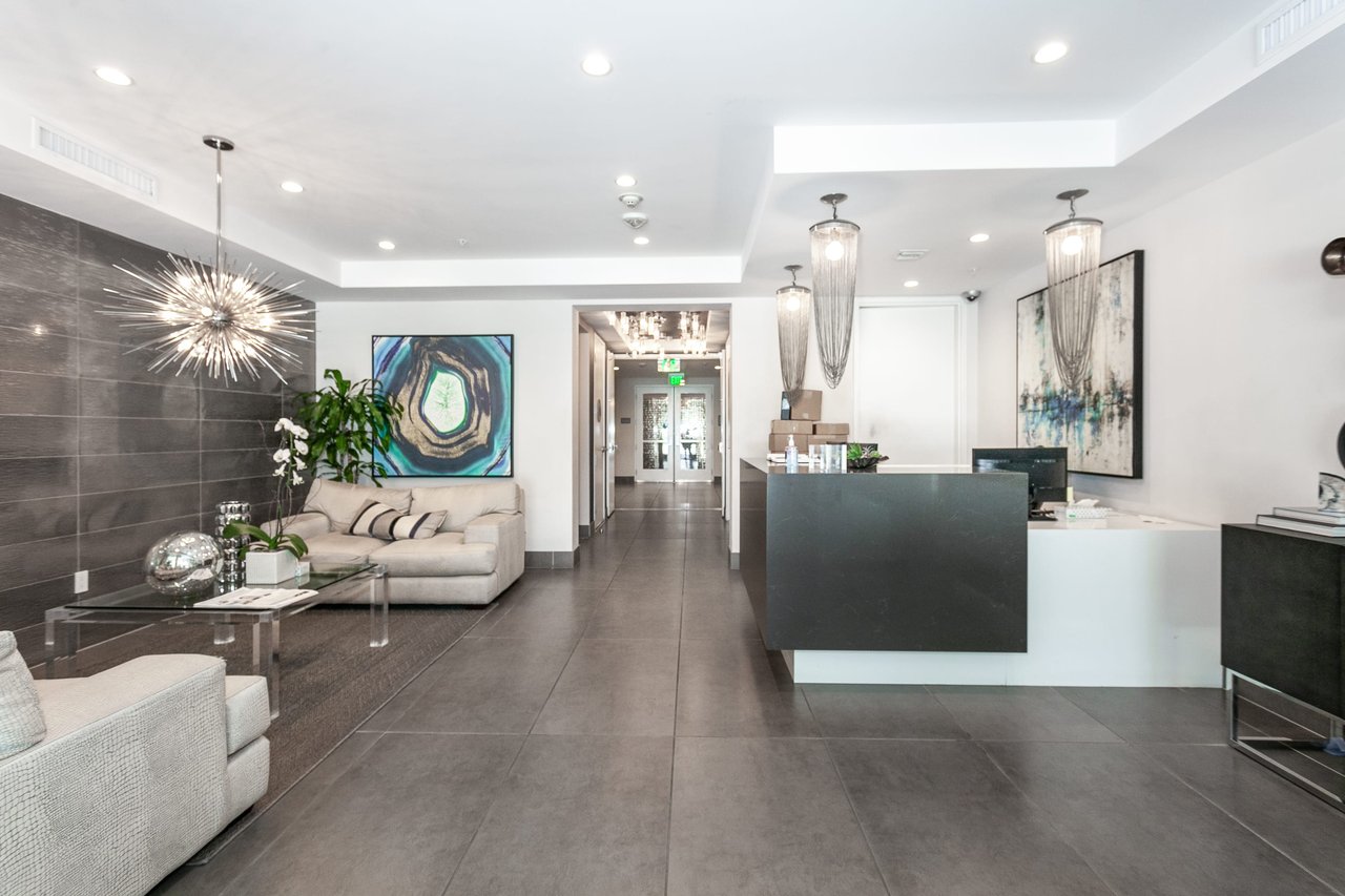 460 N Palm Drive Unit 106