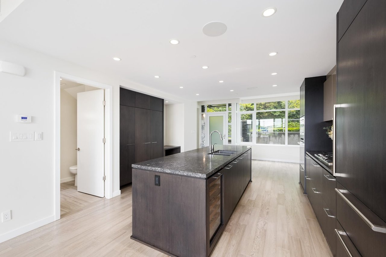 774 Arthur Erickson Pl