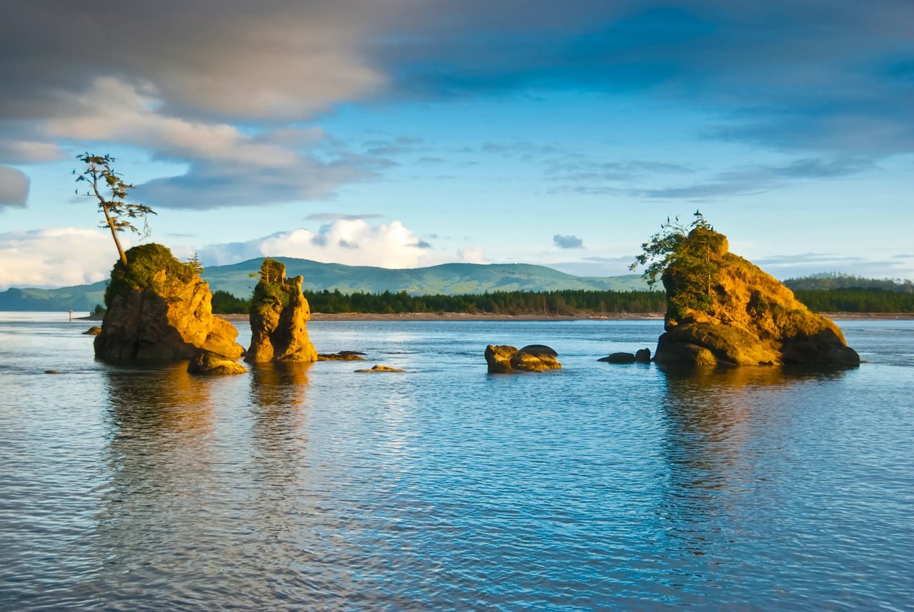 View of the Barview Oregon narrows