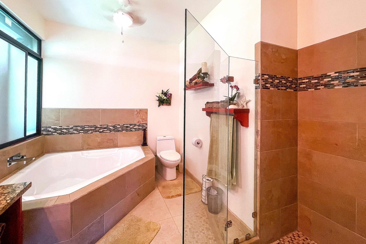 Wheelchair Friendly- 2 Bedroom house in a Quiet Community