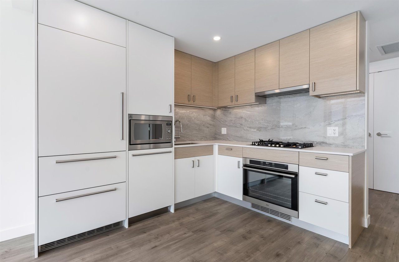 1701-200 Klahanie Ct