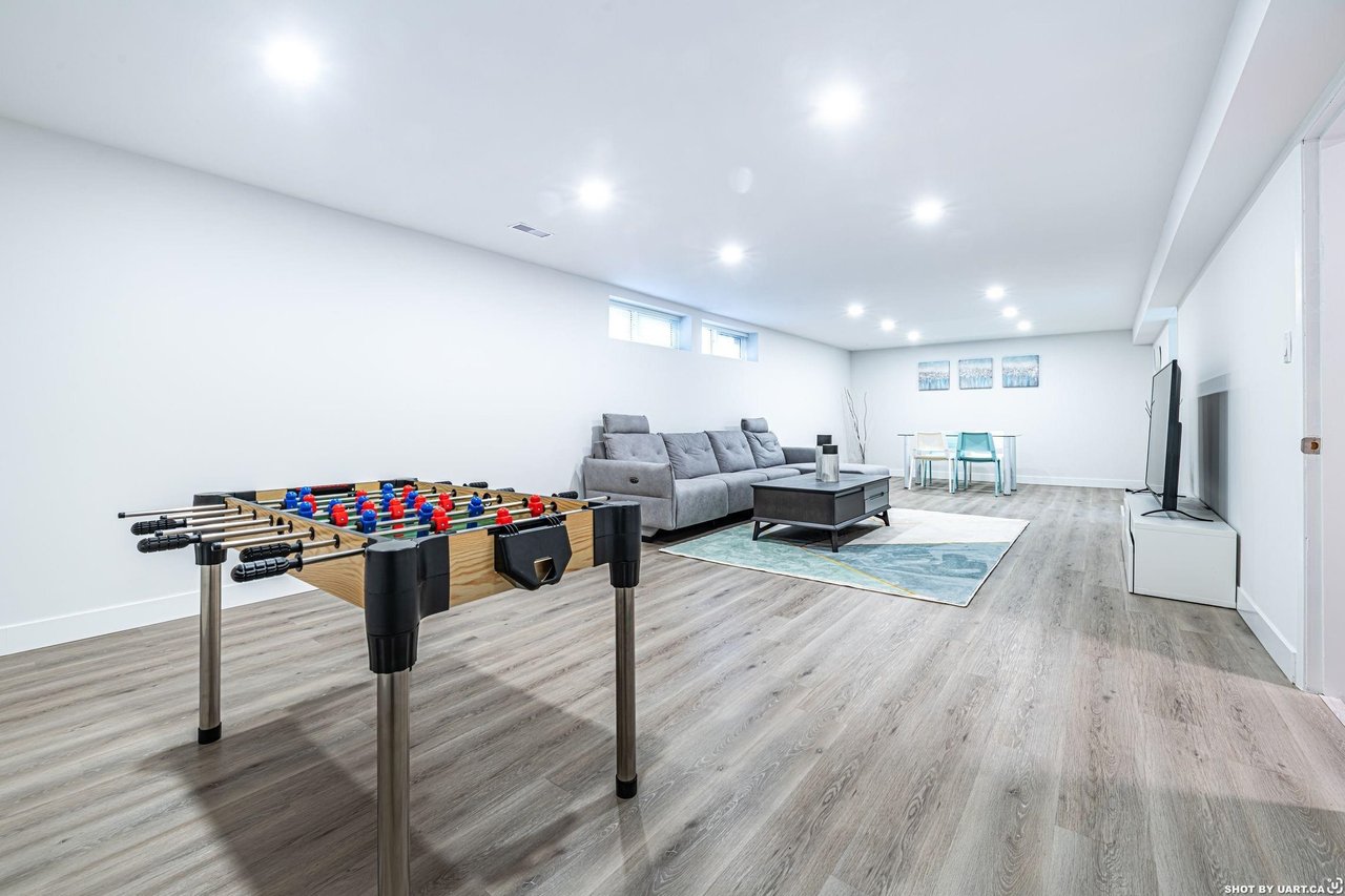 466 W 27th Ave