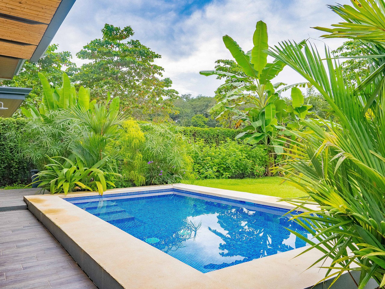 A 3-bedroom home – literally bordering Marino Ballena National Park – but mere steps away from cafes, restaurants, and amenities of the tourist mecca Uvita!