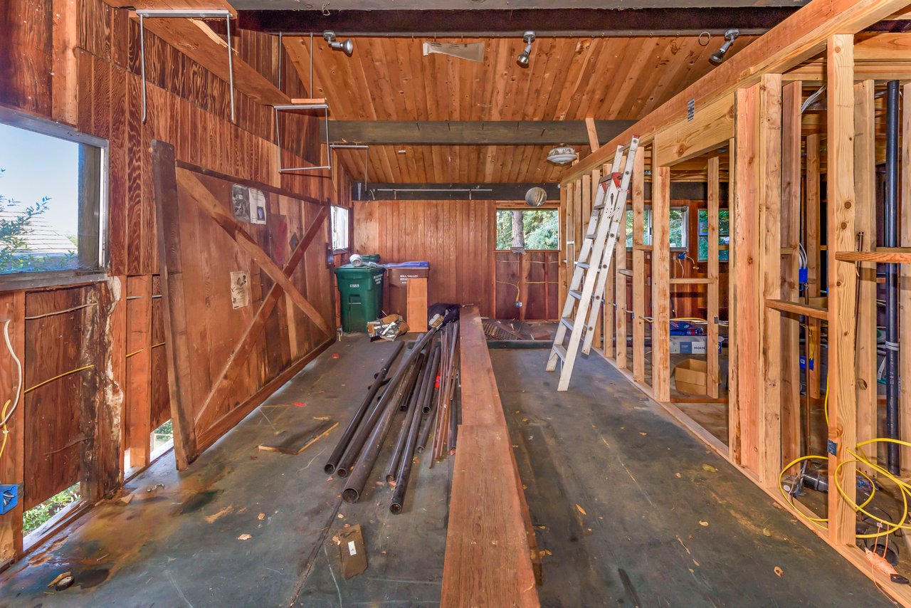 Enchanted and Serene Tree House Property- Represented Seller