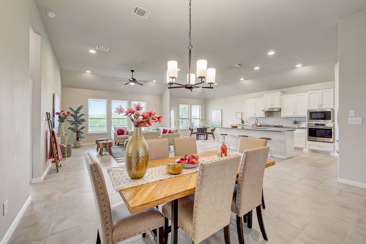 Charming single-story home in the desirable Paloma Lake in RR that backs to a greenbelt!