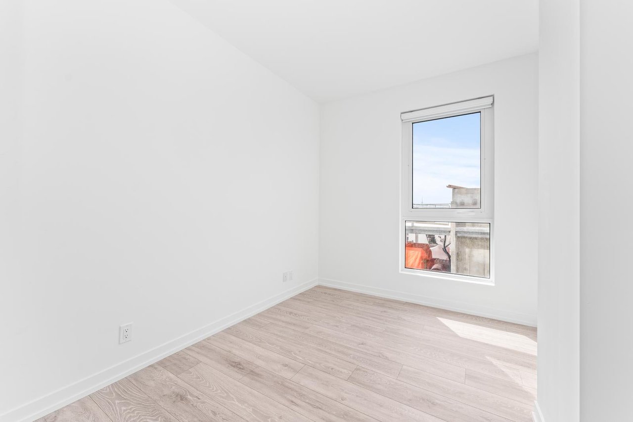 2020 Bathurst St Unit: 1121