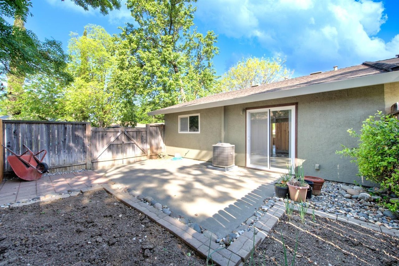 2764 Feather Place