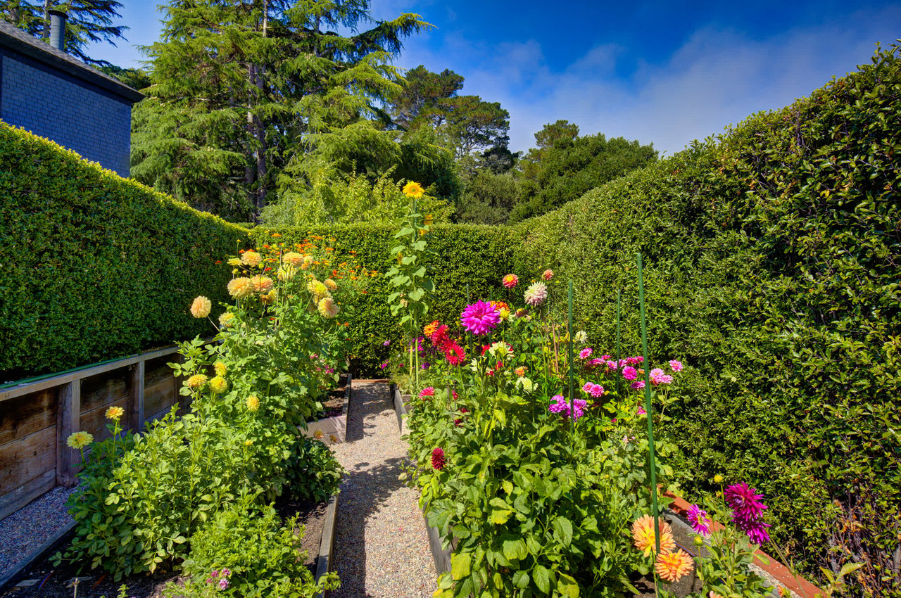 Sweeping Bay Views in Seafirth Estates