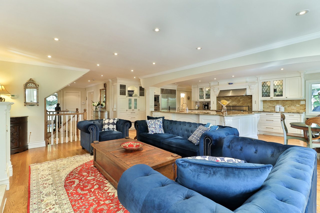 2200 Shardawn Mews