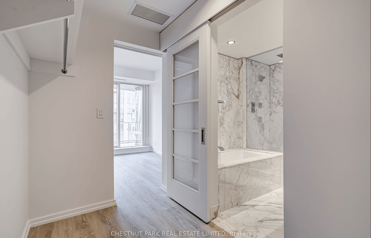 Suite 2903- 180 University Avenue