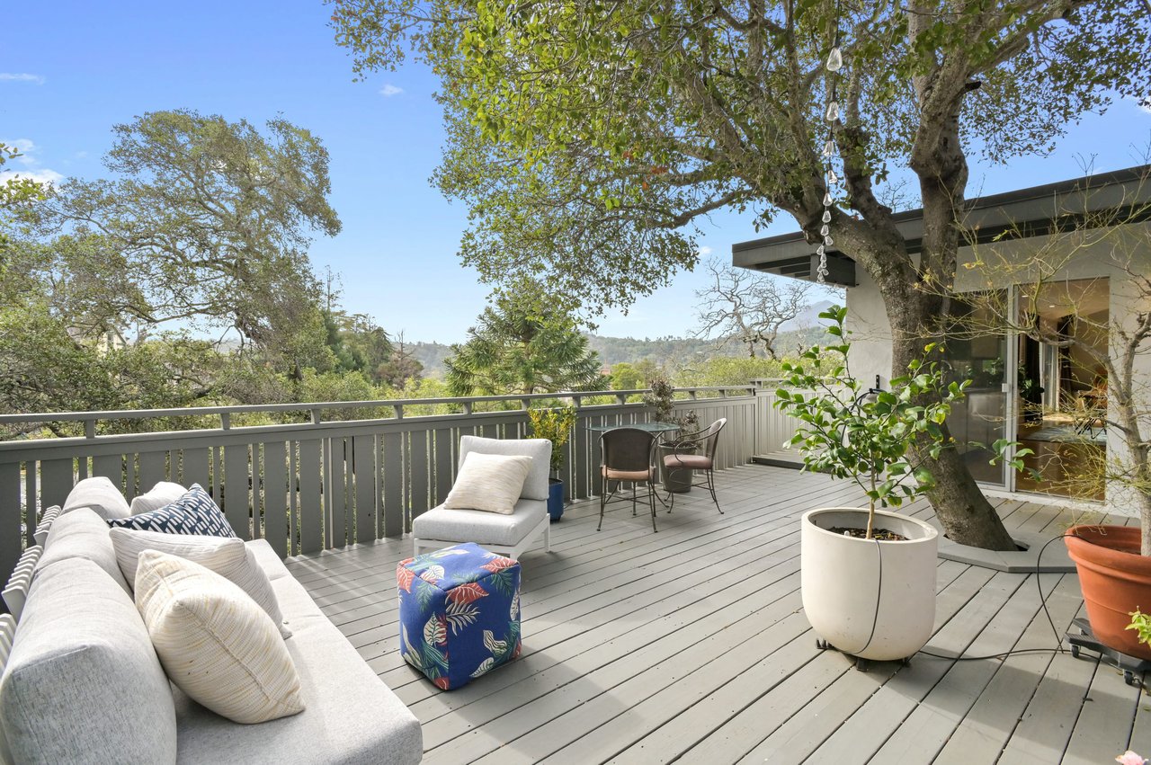 33 Bonnie Brae Dr
