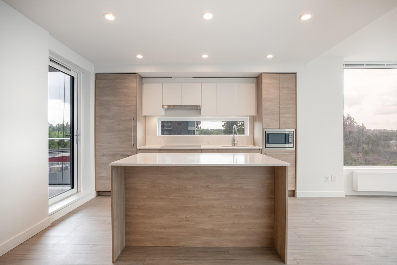 810-13615 Fraser Hwy