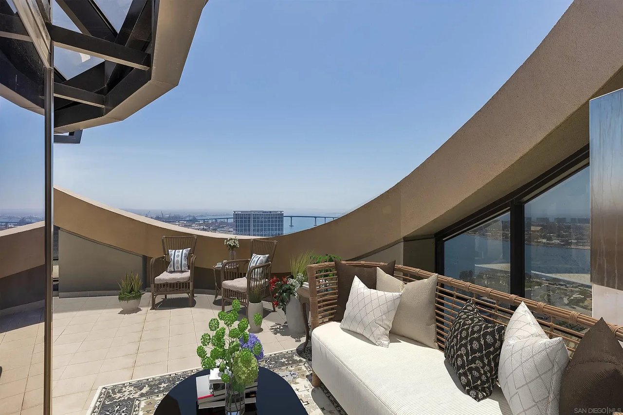 200 Harbor Dr