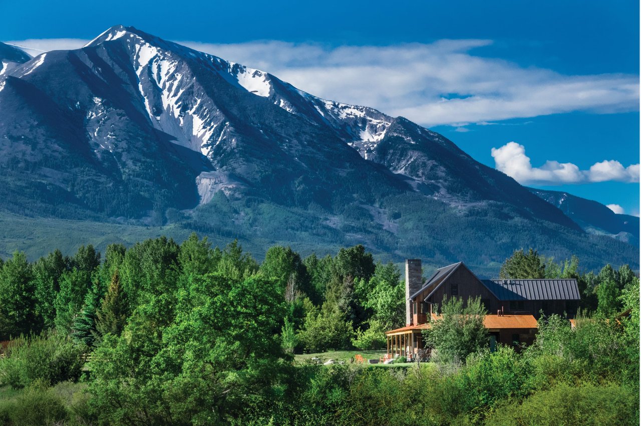 A Tasteful Home in Carbondale Stands Out by Blending In