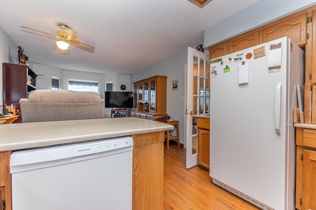 313-8725 Elm Dr
