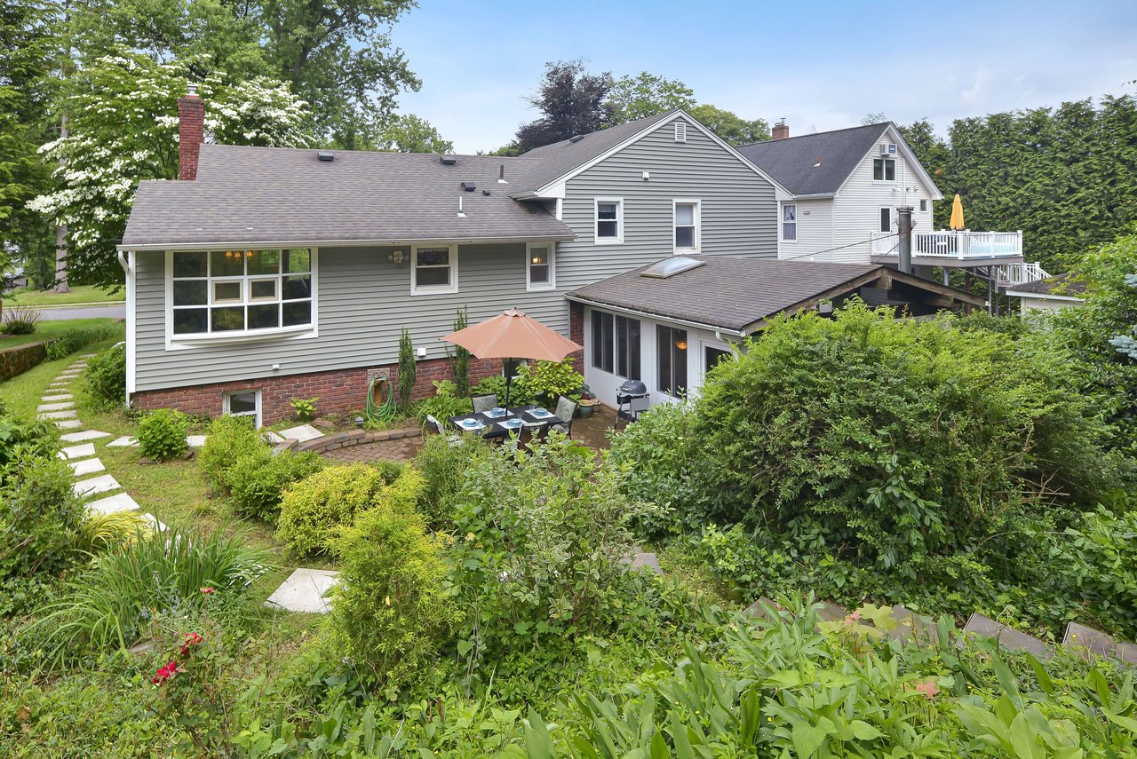 182 South Highwood Avenue