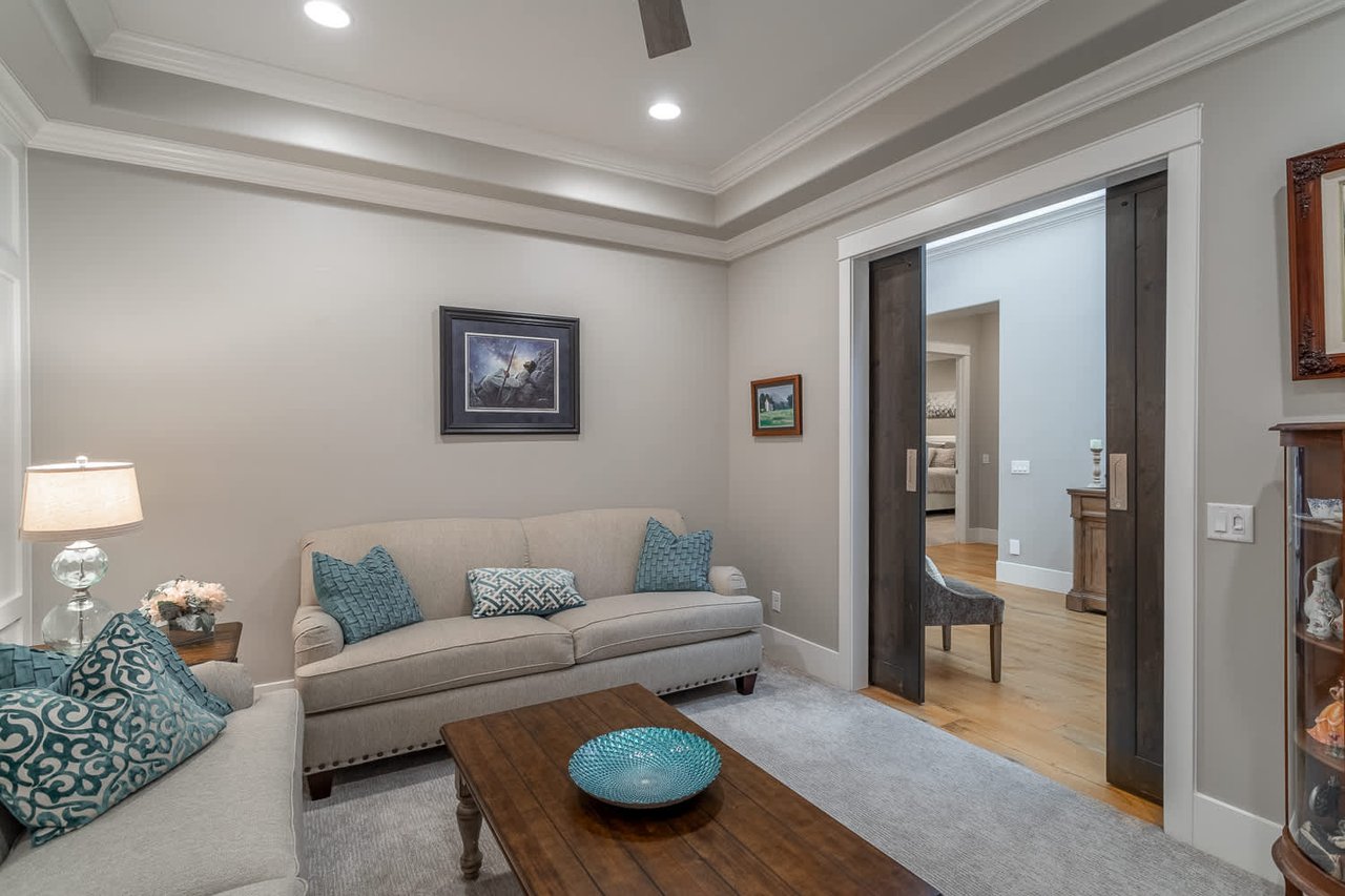 258 W Blue Quartz Dr