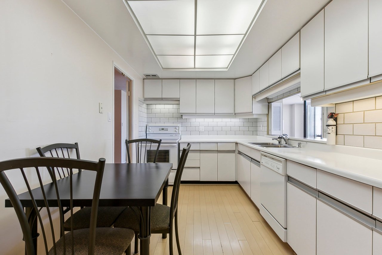 65 Skymark Drive #1407