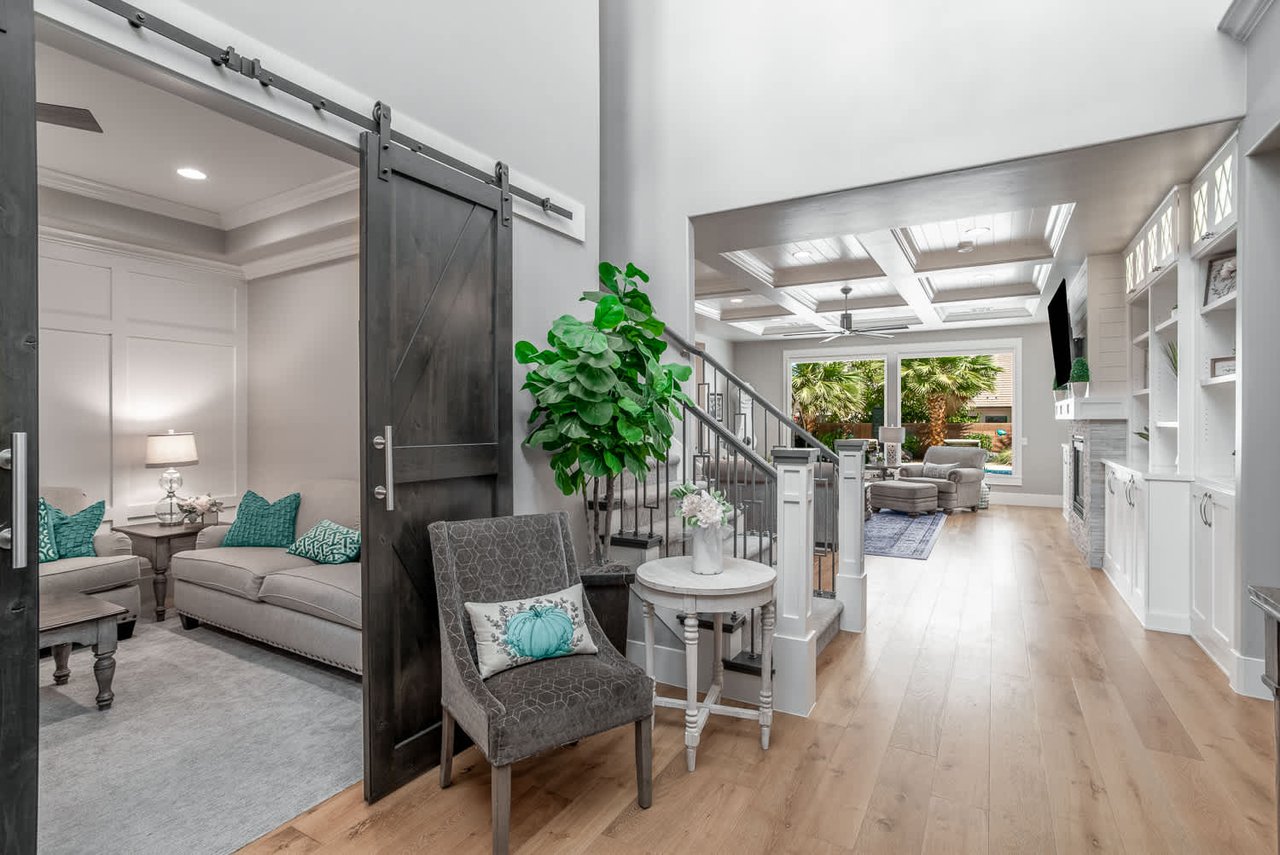 258 W Blue Quartz Dr