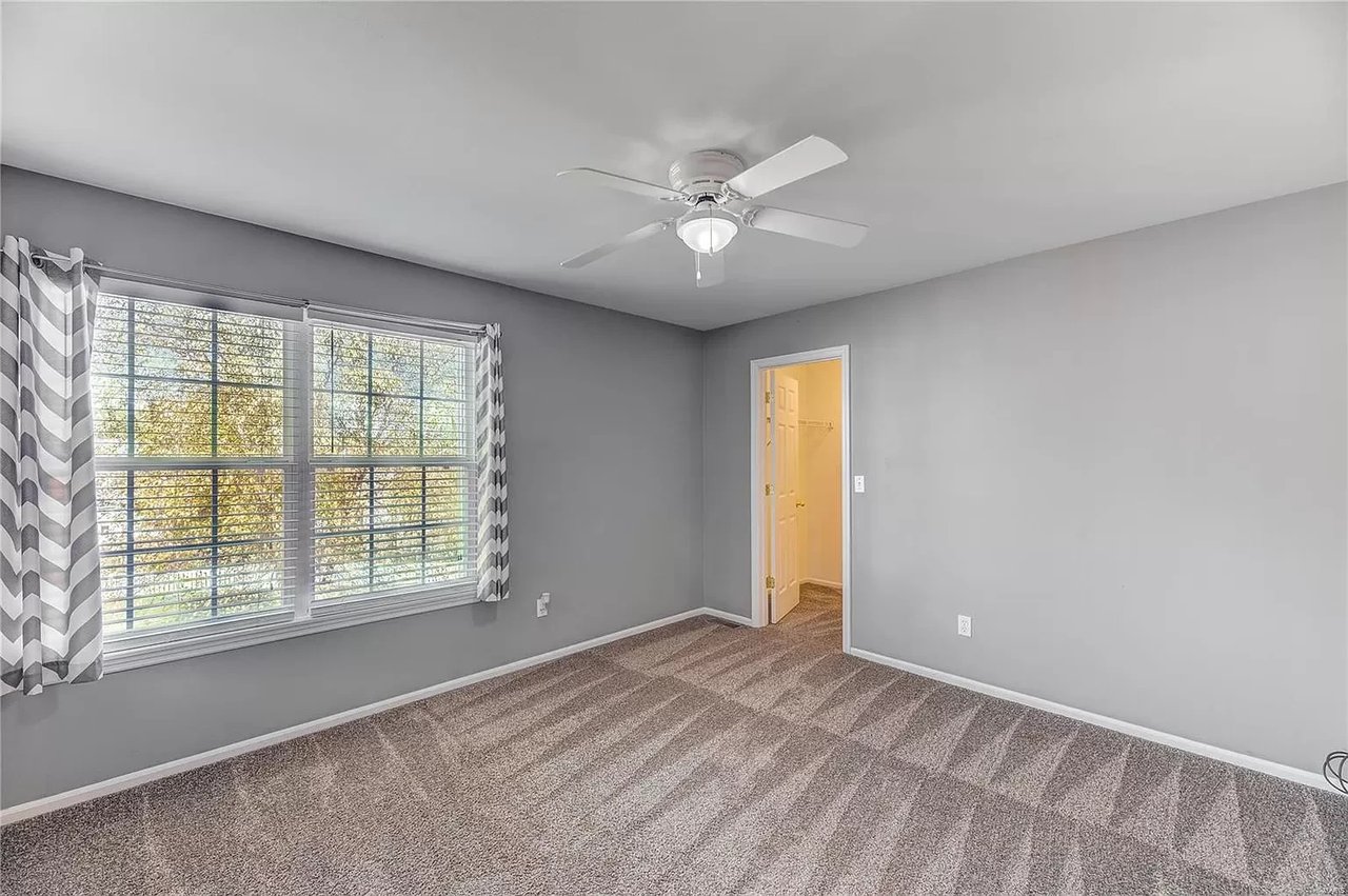 217 Strathmoor Way