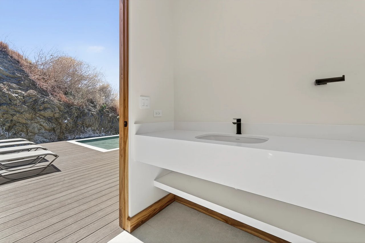 Luxury Infinity Pool Villa, Tamarindo, Guanacaste