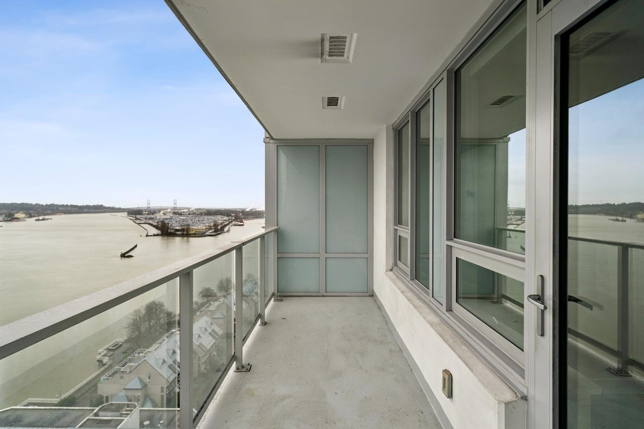 2103-908 Quayside Dr