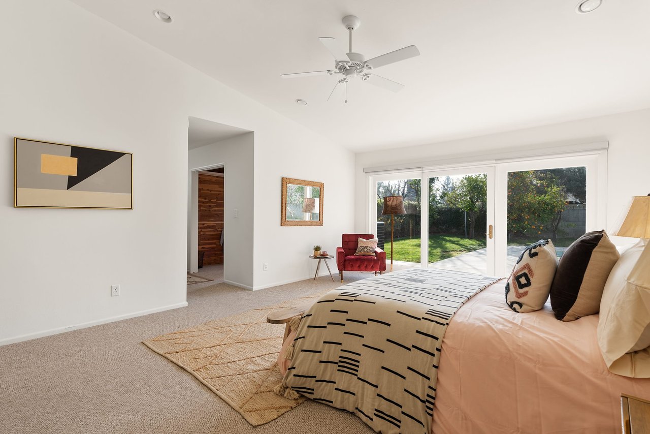 5330 Dubois Ave
