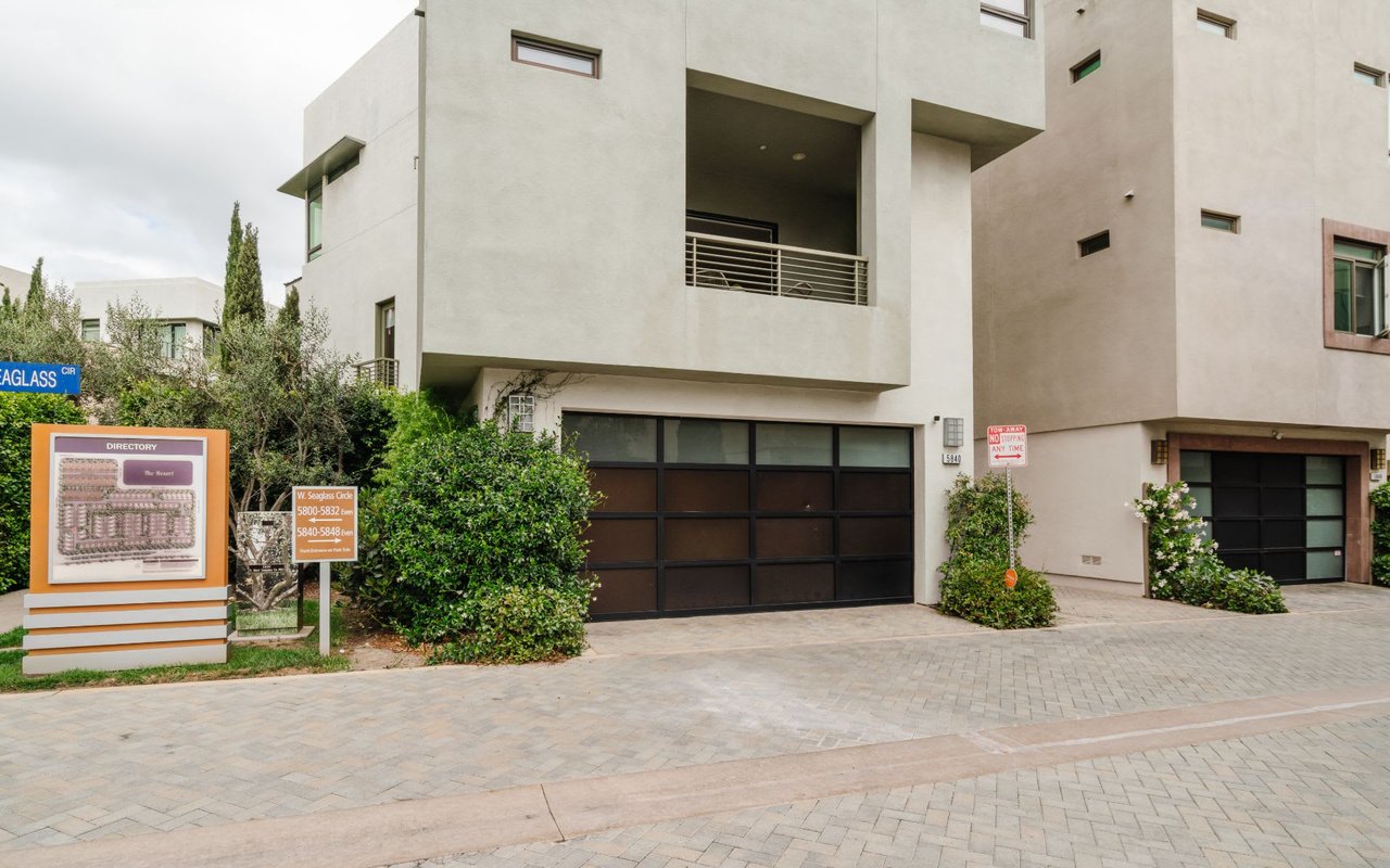 5840 W Seaglass Cir