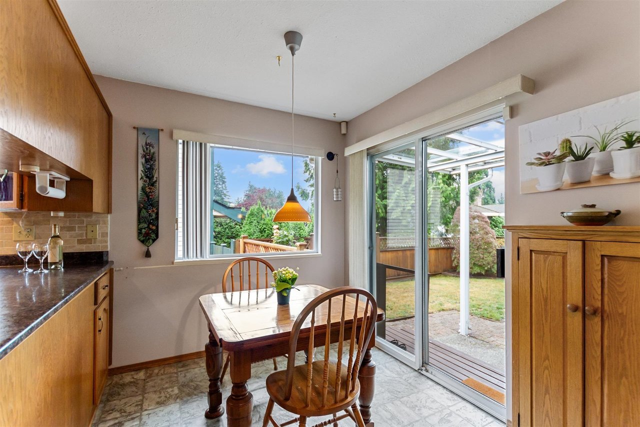 15 Ravine Dr