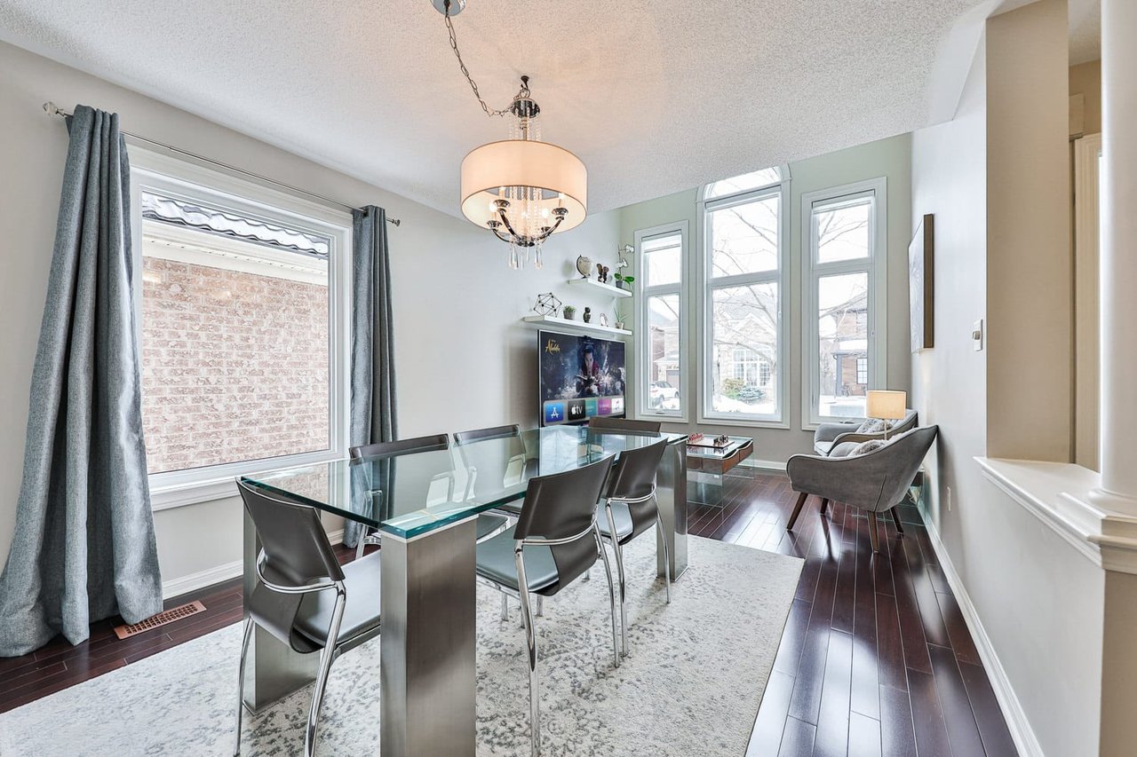 2582 FALKLAND Crescent, Oakville