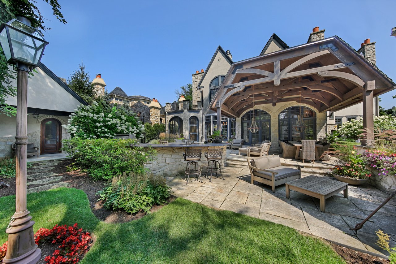 world class home in southeast hinsdale