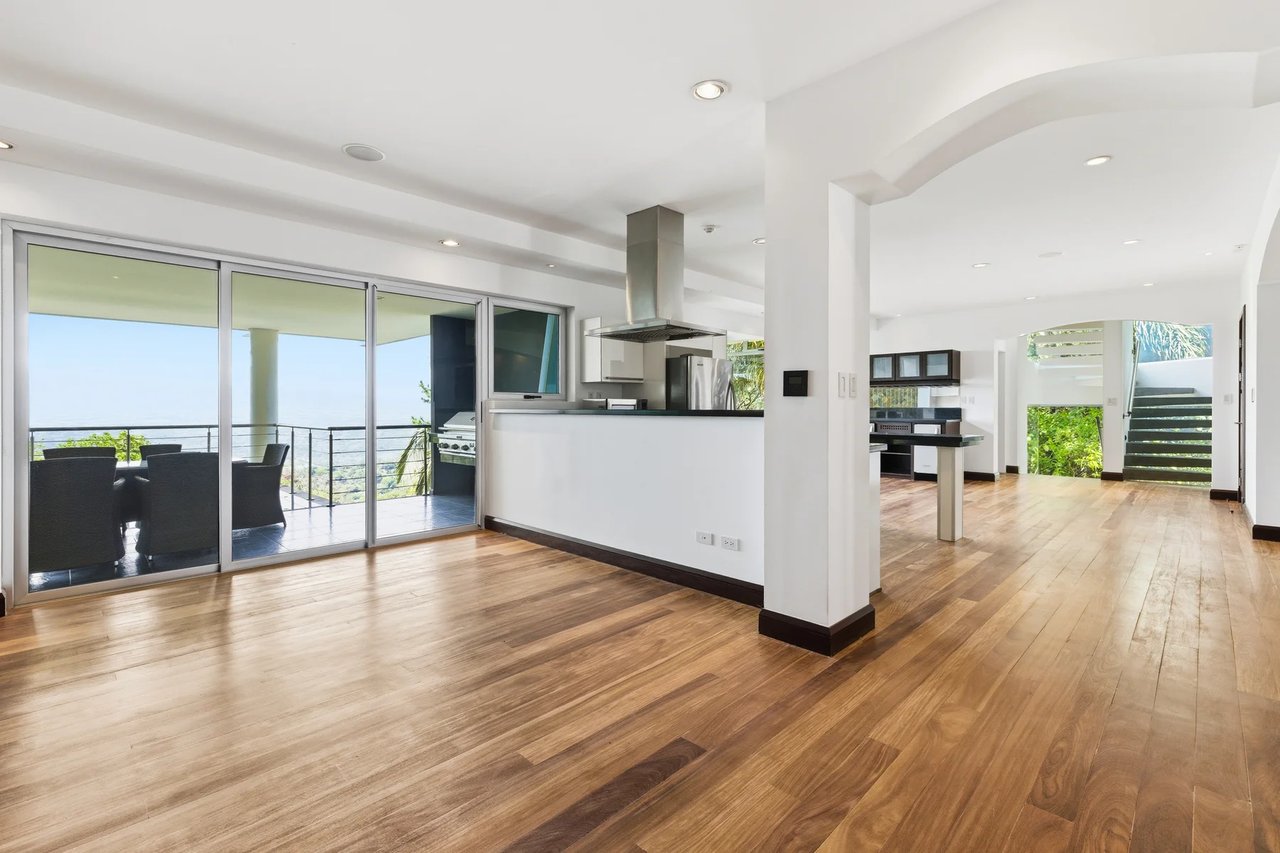 Panoramic Valley Views Retreat, Santa Ana, San Jose