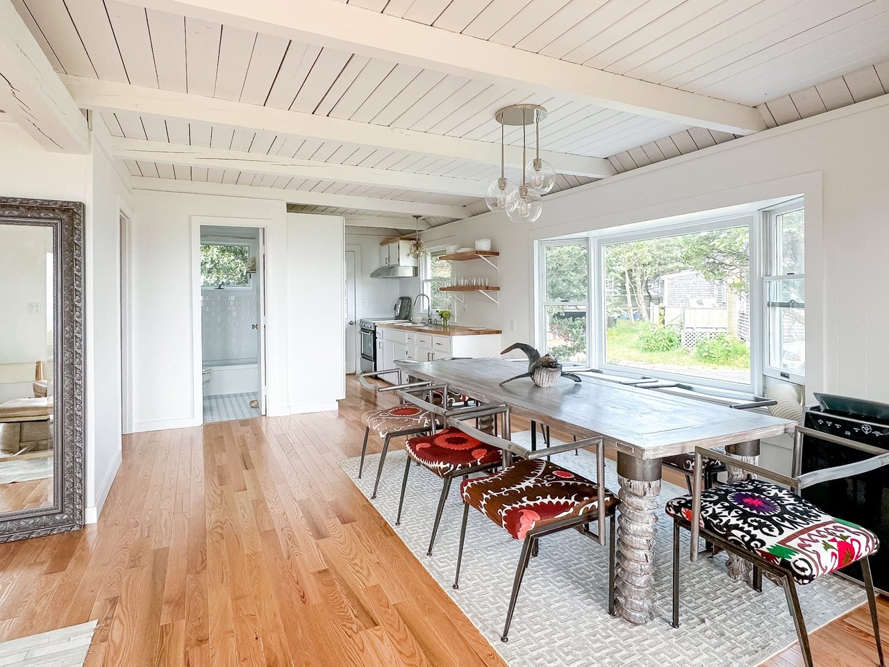 Luxurious East Chop Cottage