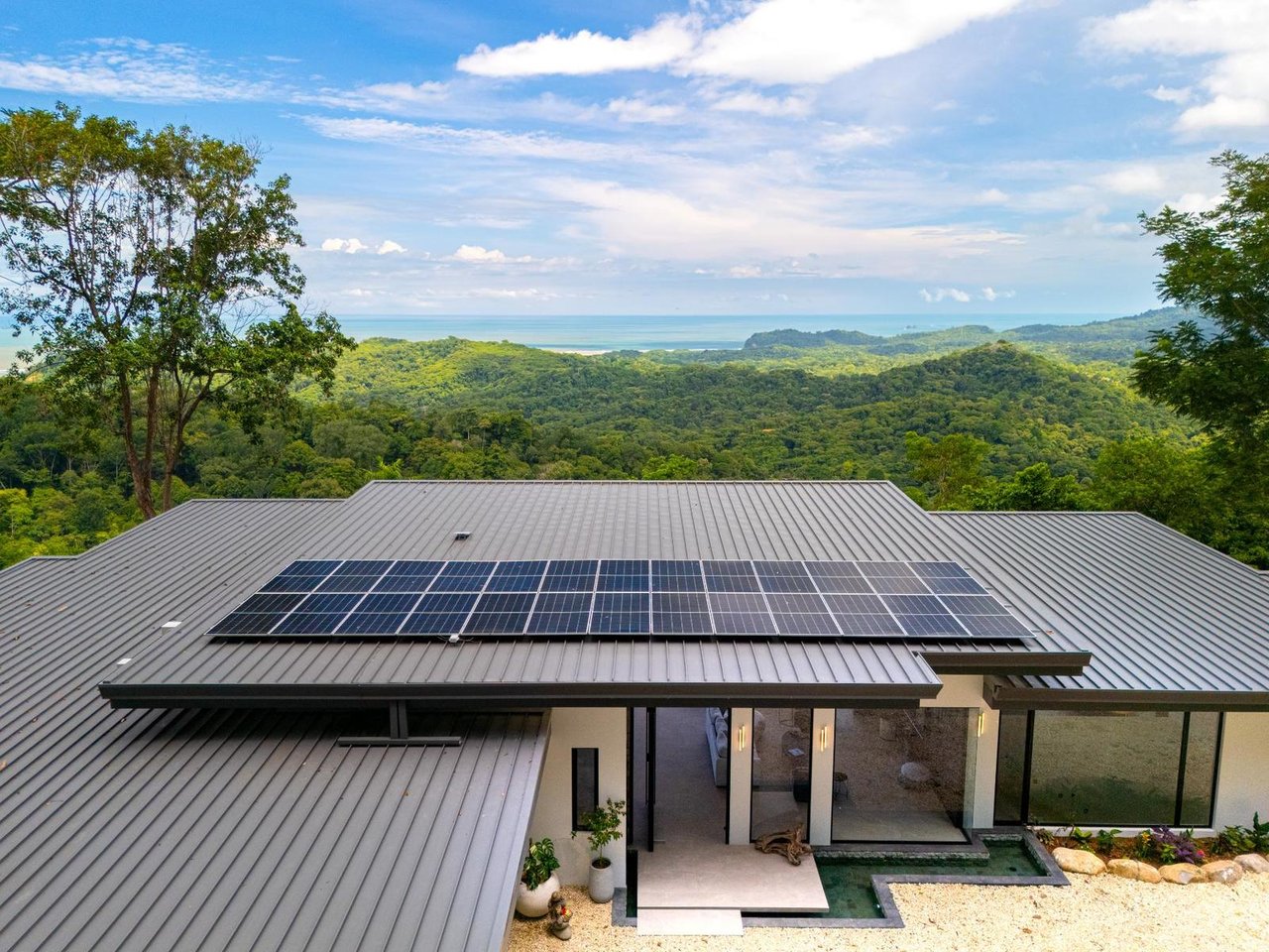 Private Solar Powered Ocean View Villa, Ojochal, Puntarenas