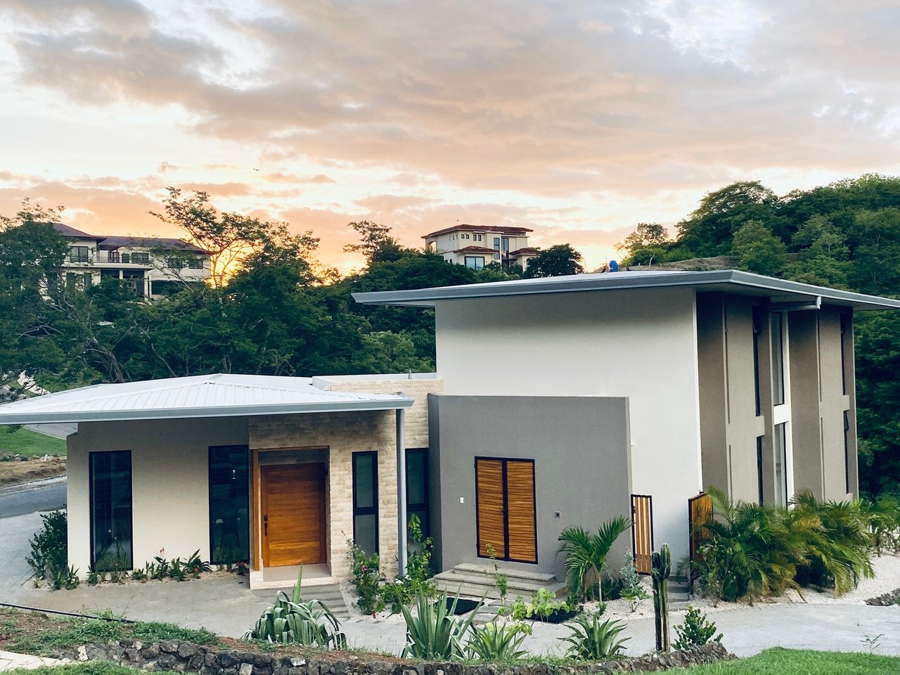 Modern Infinity Pool House, Tamarindo, Guanacaste