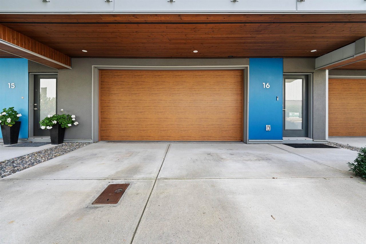 16-3595 Salal Drive, North Vancouver