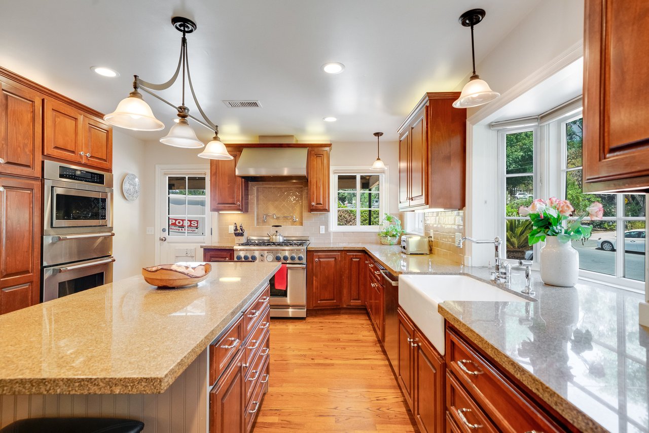A Lil Bit O' Country in Shadow Hills * SOLD at full price