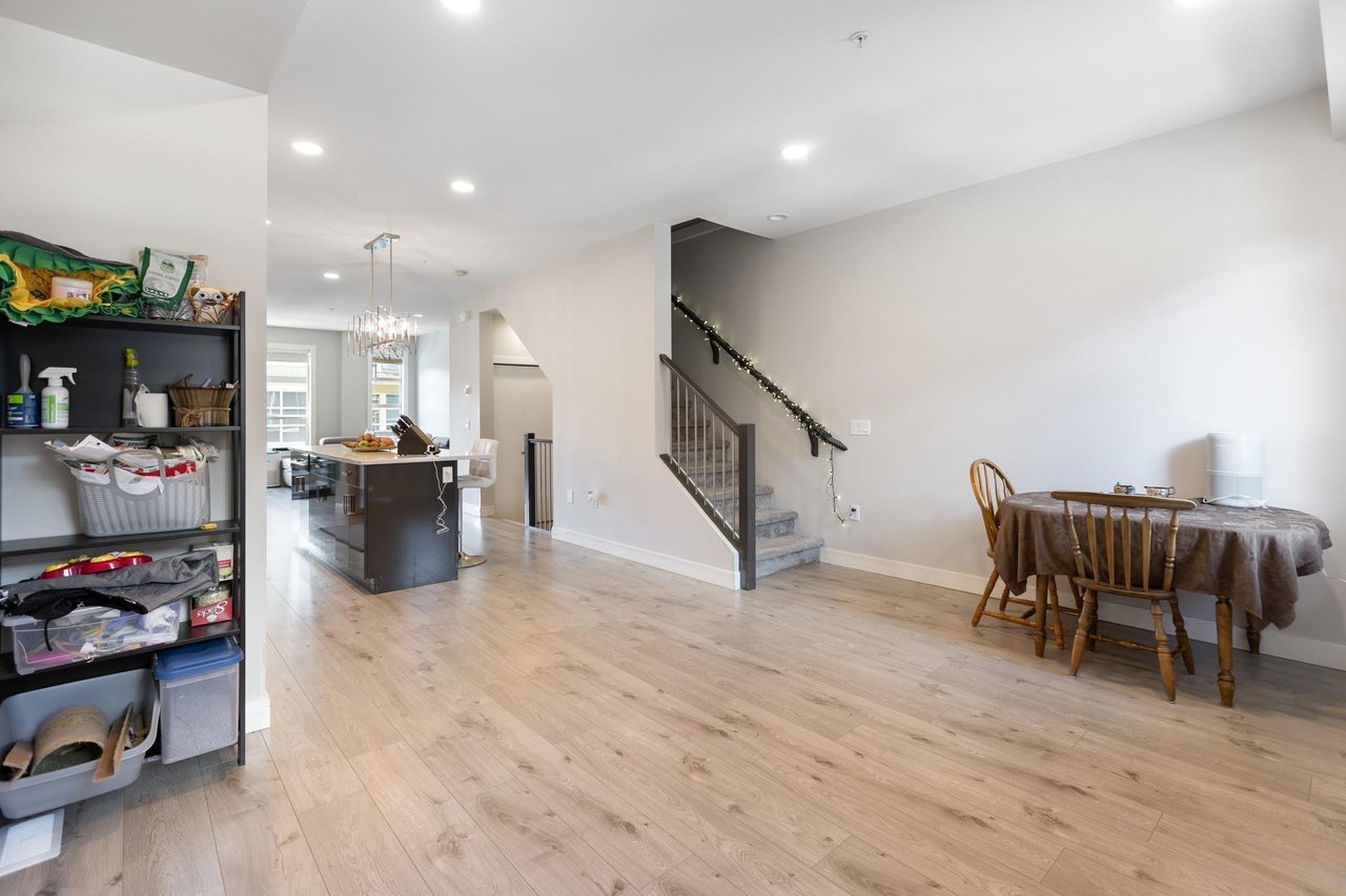 61-8413 Midtown Wy