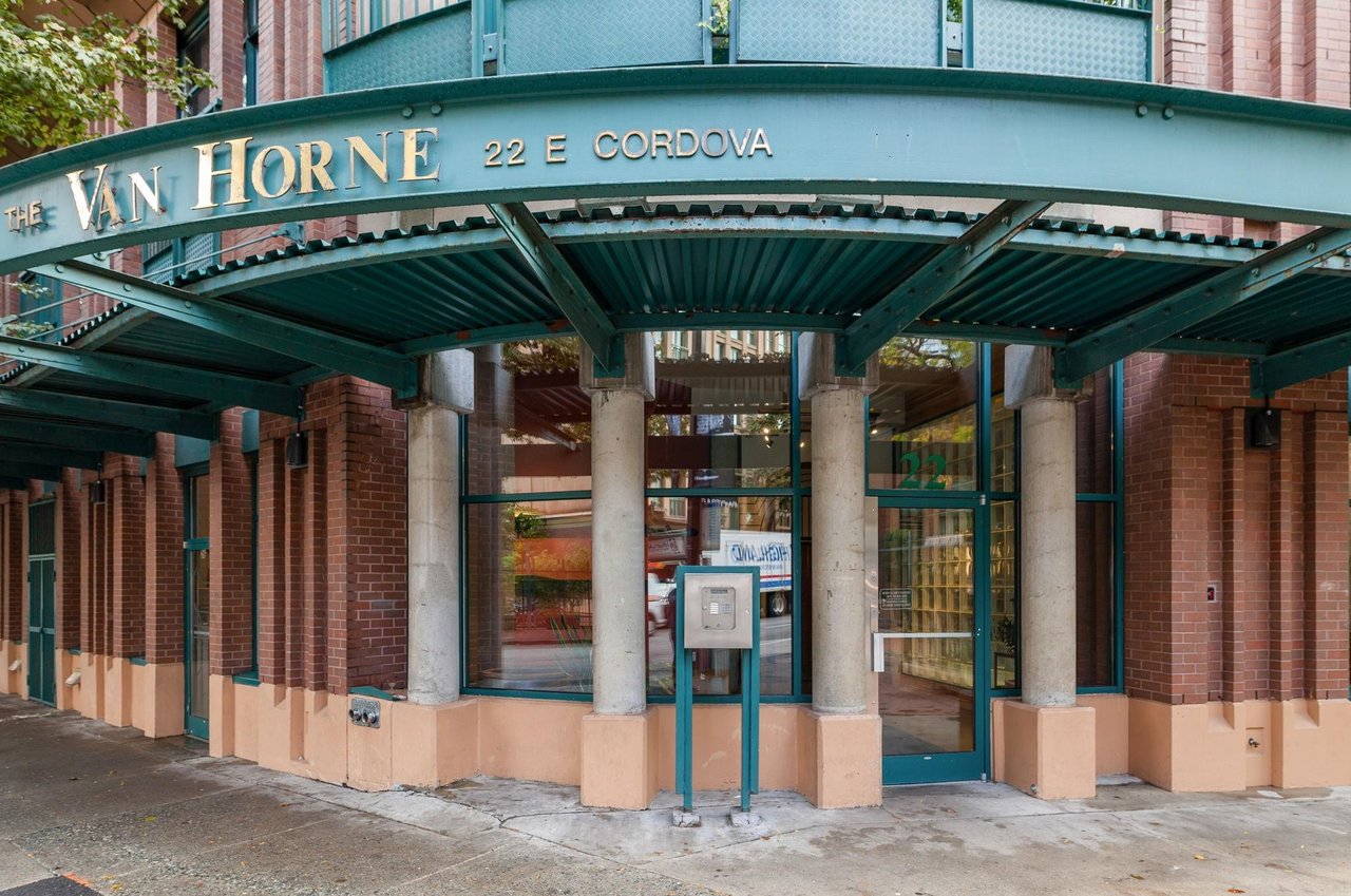 208-22 E Cordova St
