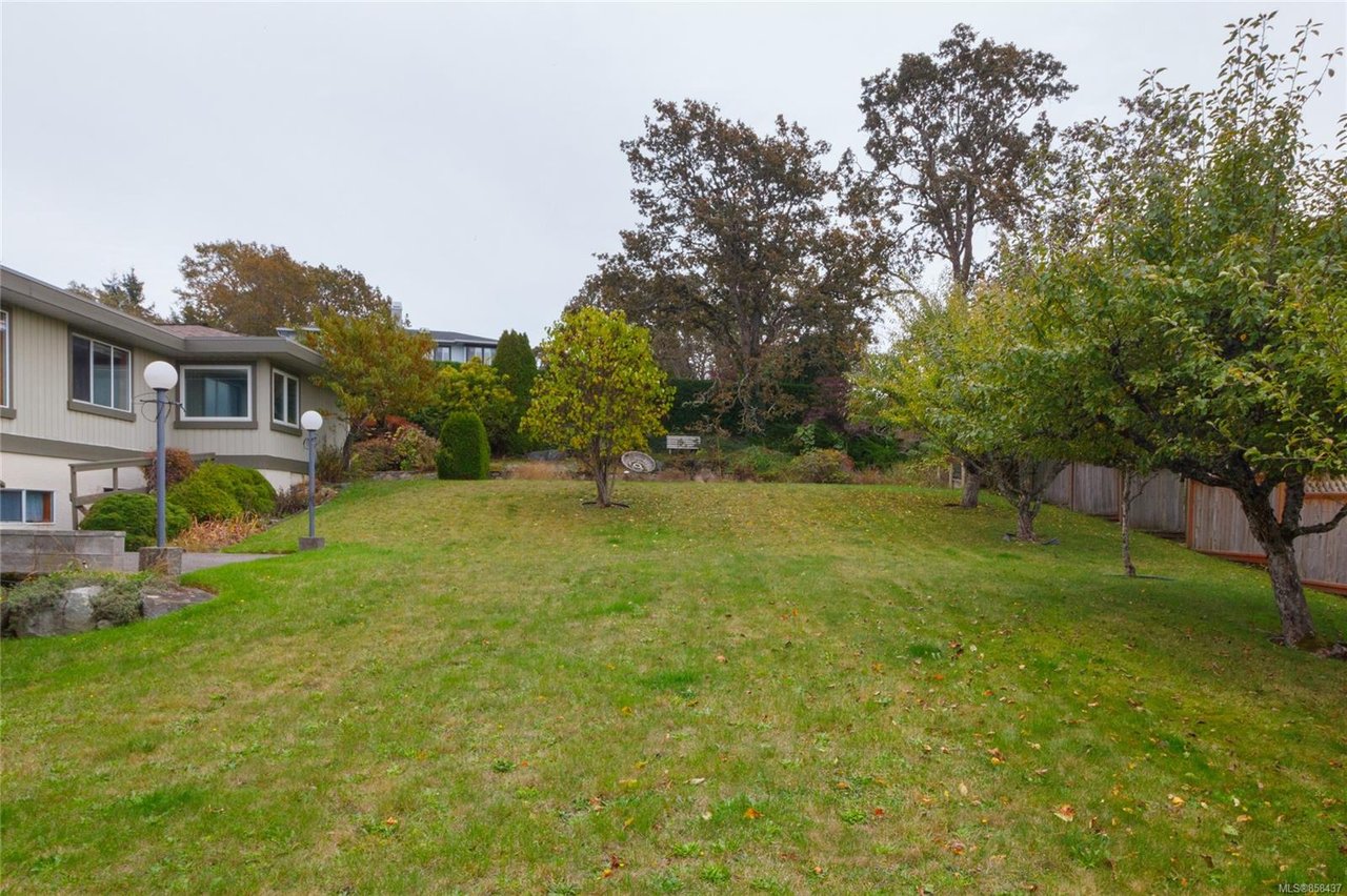 805 Summerwood Pl