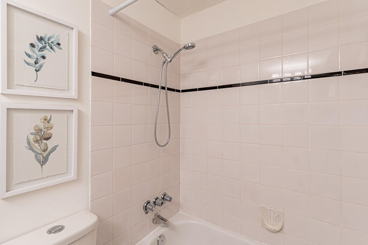 110-1045 Howie Ave