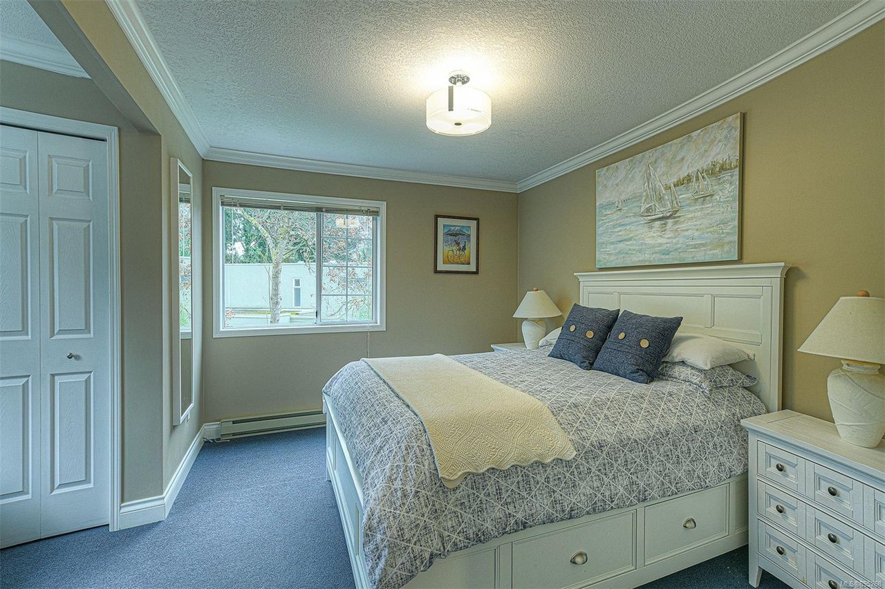 751 Helvetia Cres