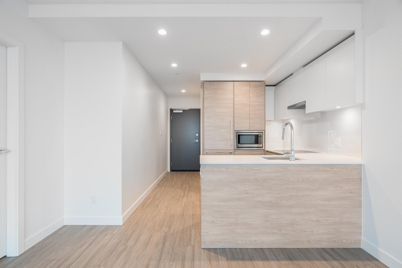 1402-13615 Fraser Hwy