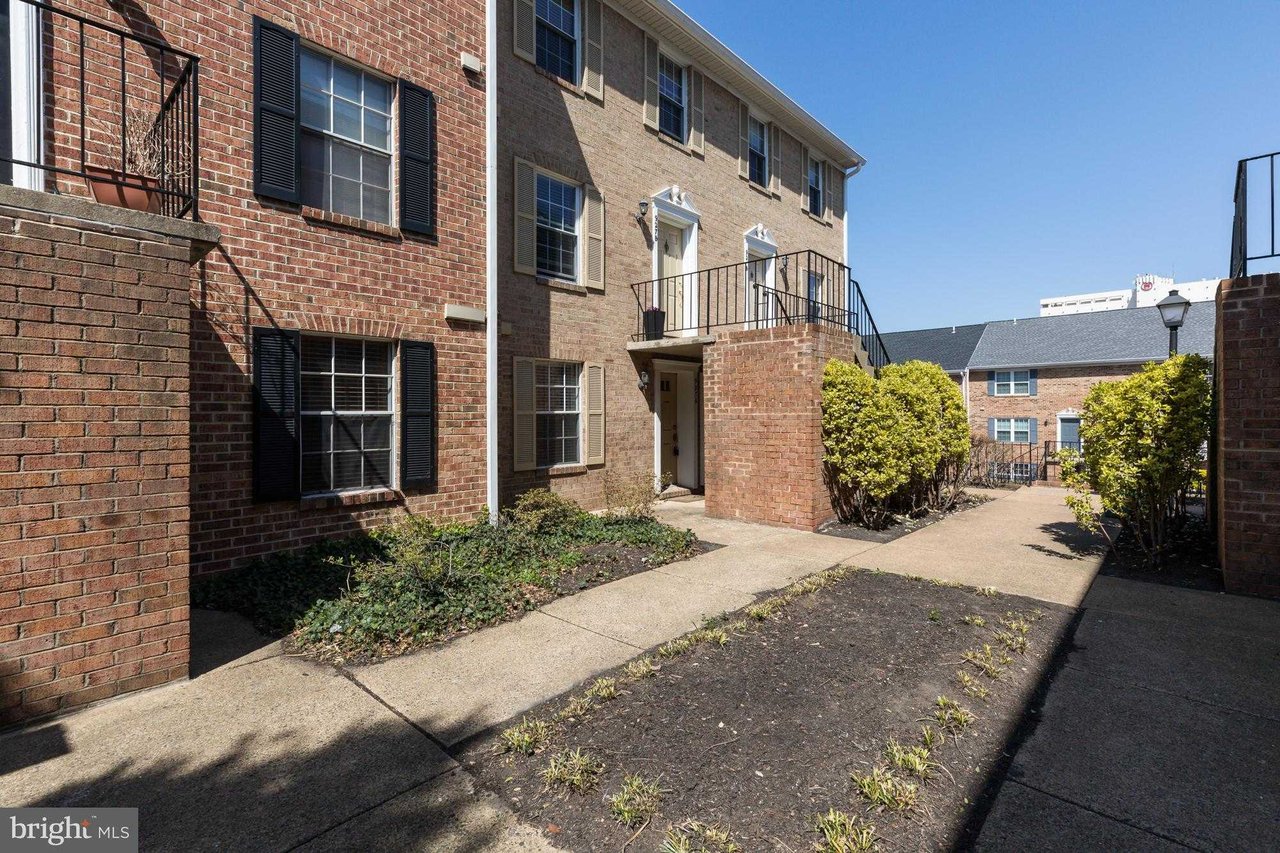 927 ROLFE STREET Unit 1