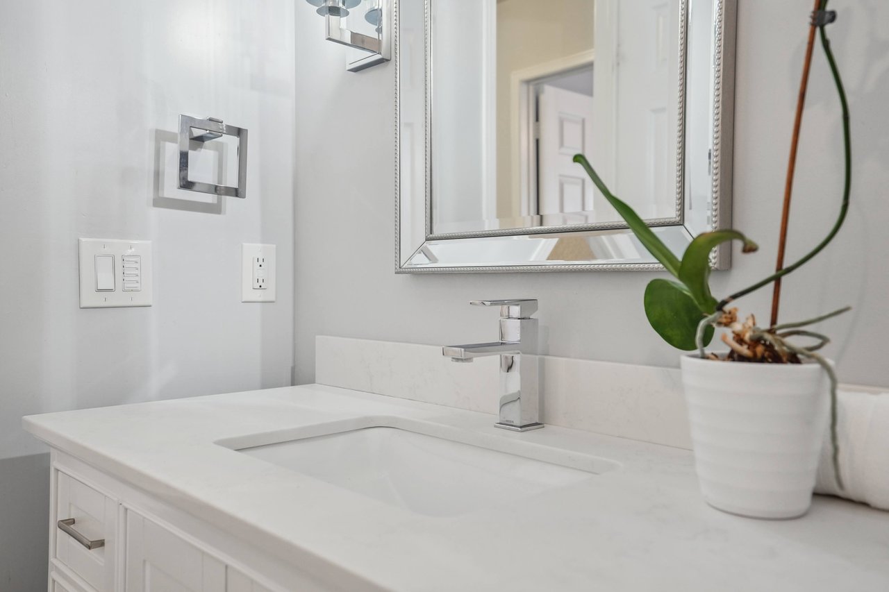 2-2360 Parkhaven Boulevard Unit: 2
